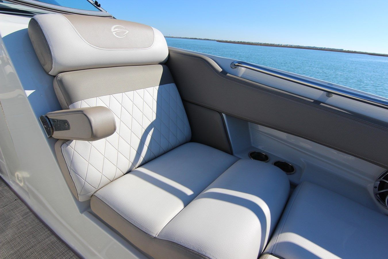 2021 Crownline Eclipse E285 XS - CROWNLINE