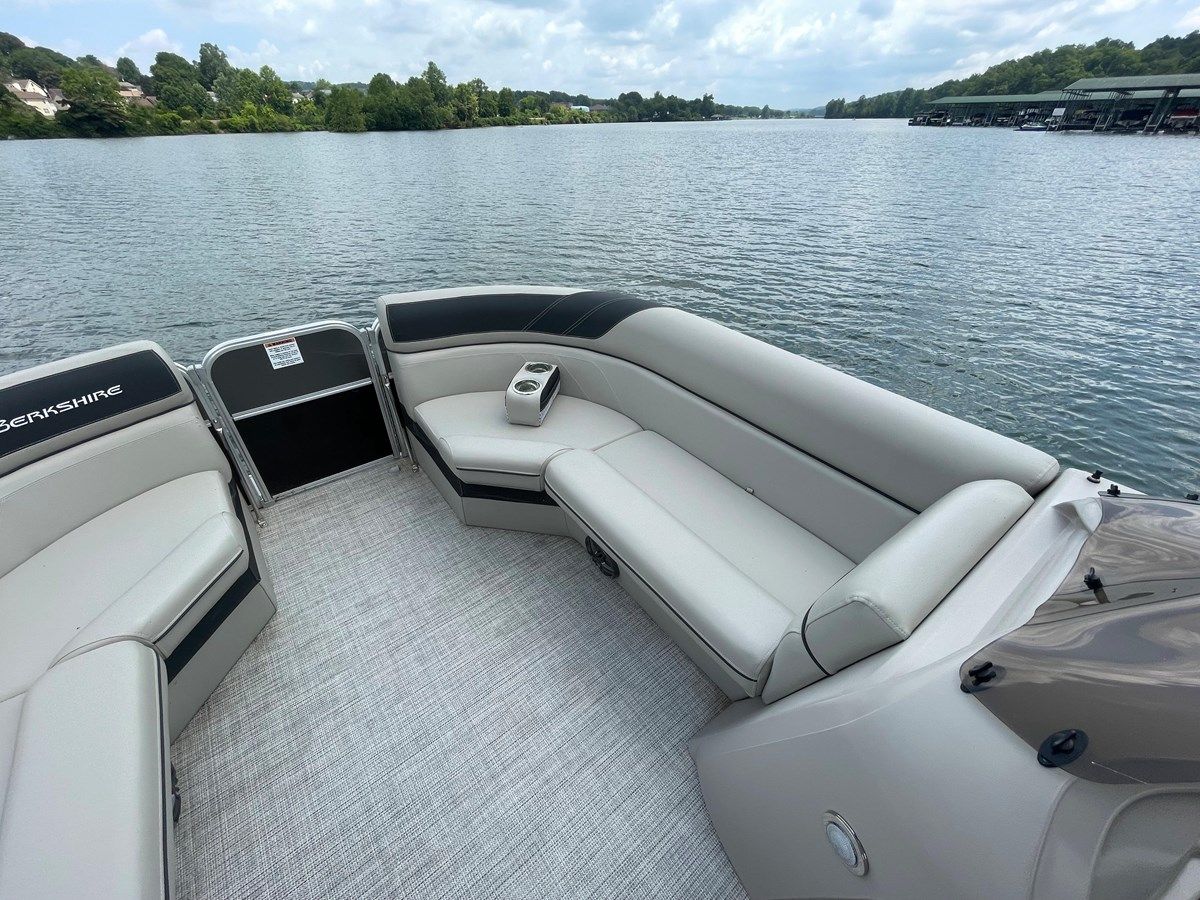 2021  Berkshire 24 RXF CTS - BERKSHIRE yacht sale