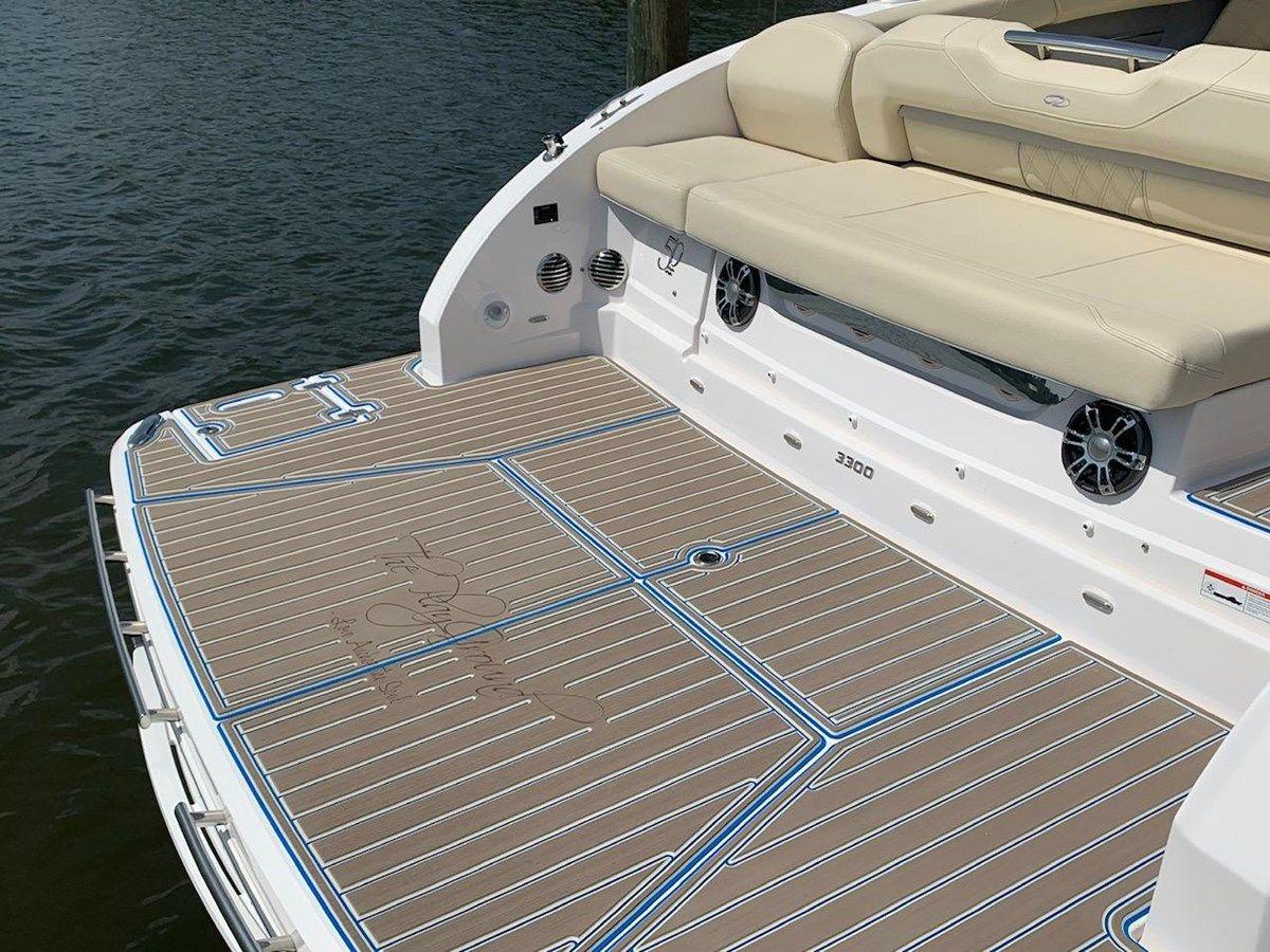 Buy a yacht 2020 Regal 3300 3300