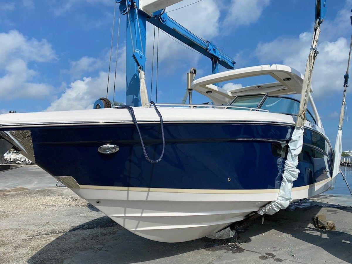 2020 Regal 3300 - Regal yacht sale