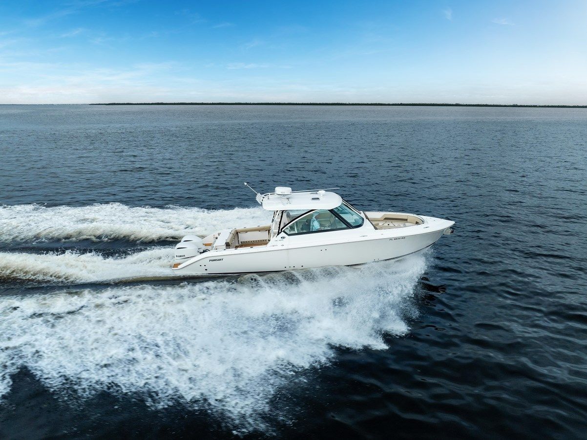 Buy a 2019 Pursuit DC 325 Dual Console - PURSUIT BOATS at Shestakov Yacht Sales
