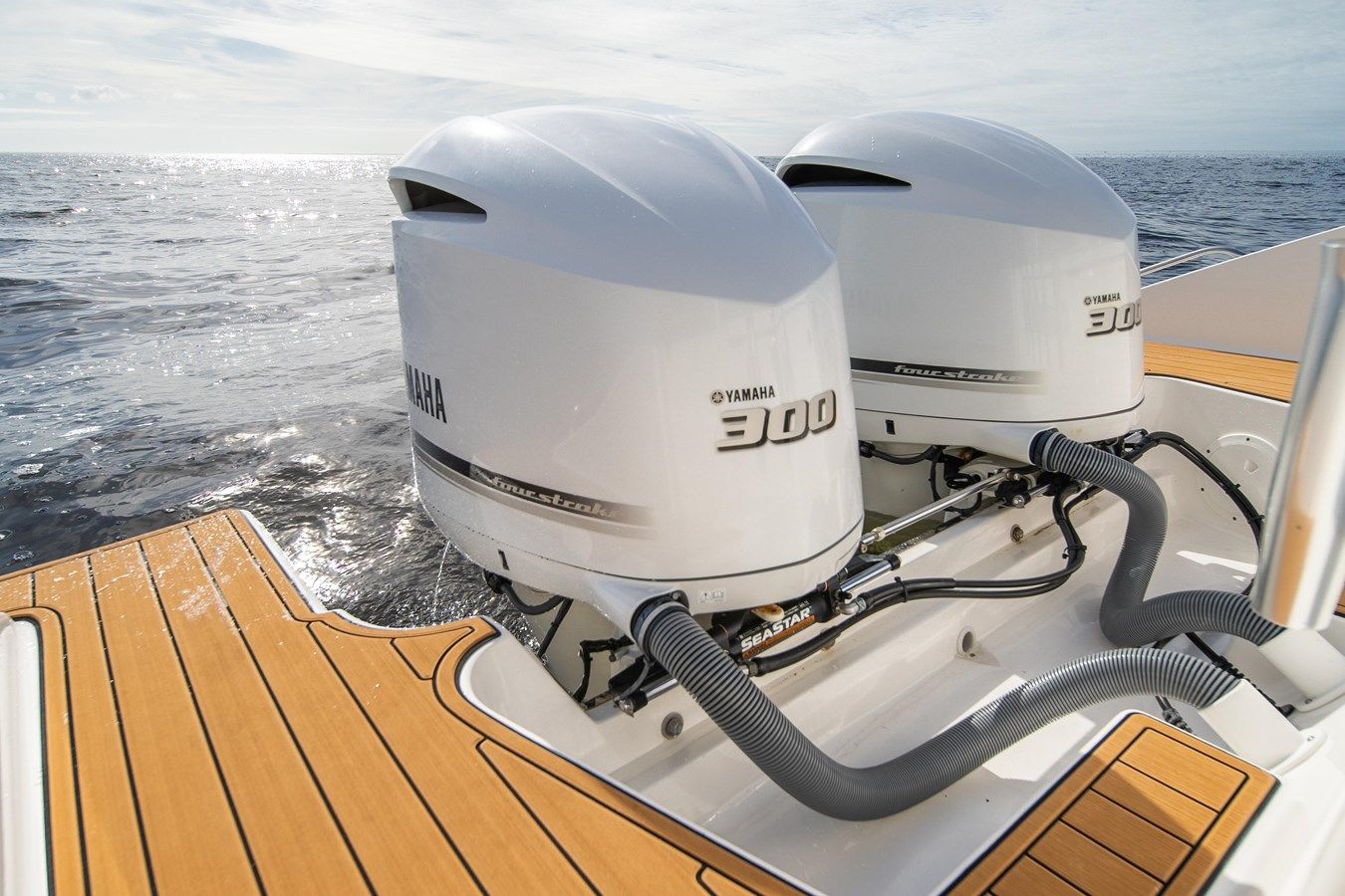 the best price on 2019 Pursuit DC 325 Dual Console