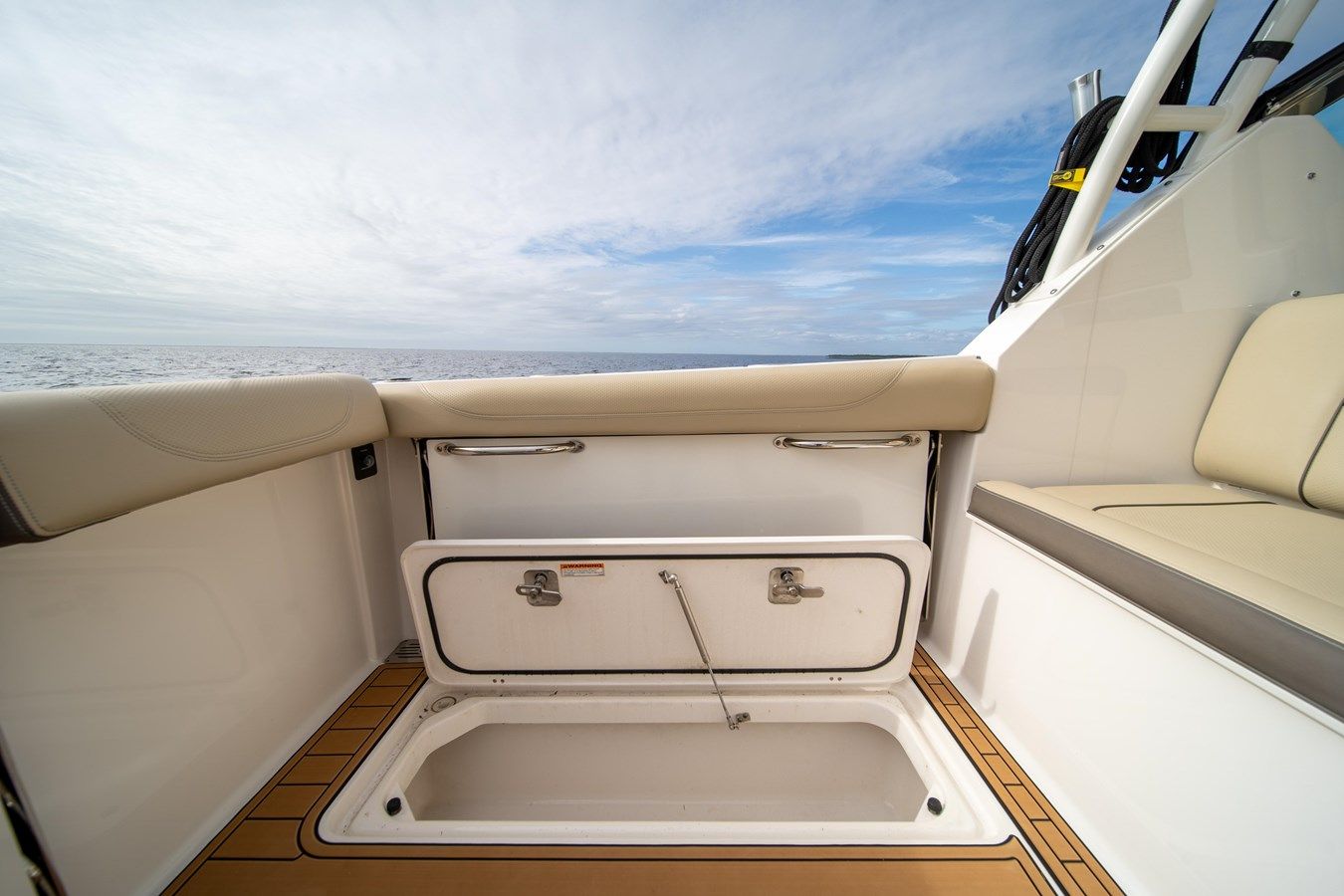 Buy a 2019 Pursuit DC 325 Dual Console DC 325 at Shestakov Yacht Sales