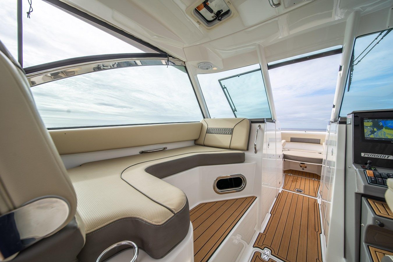 the best price on 2019 Pursuit DC 325 Dual Console 34
