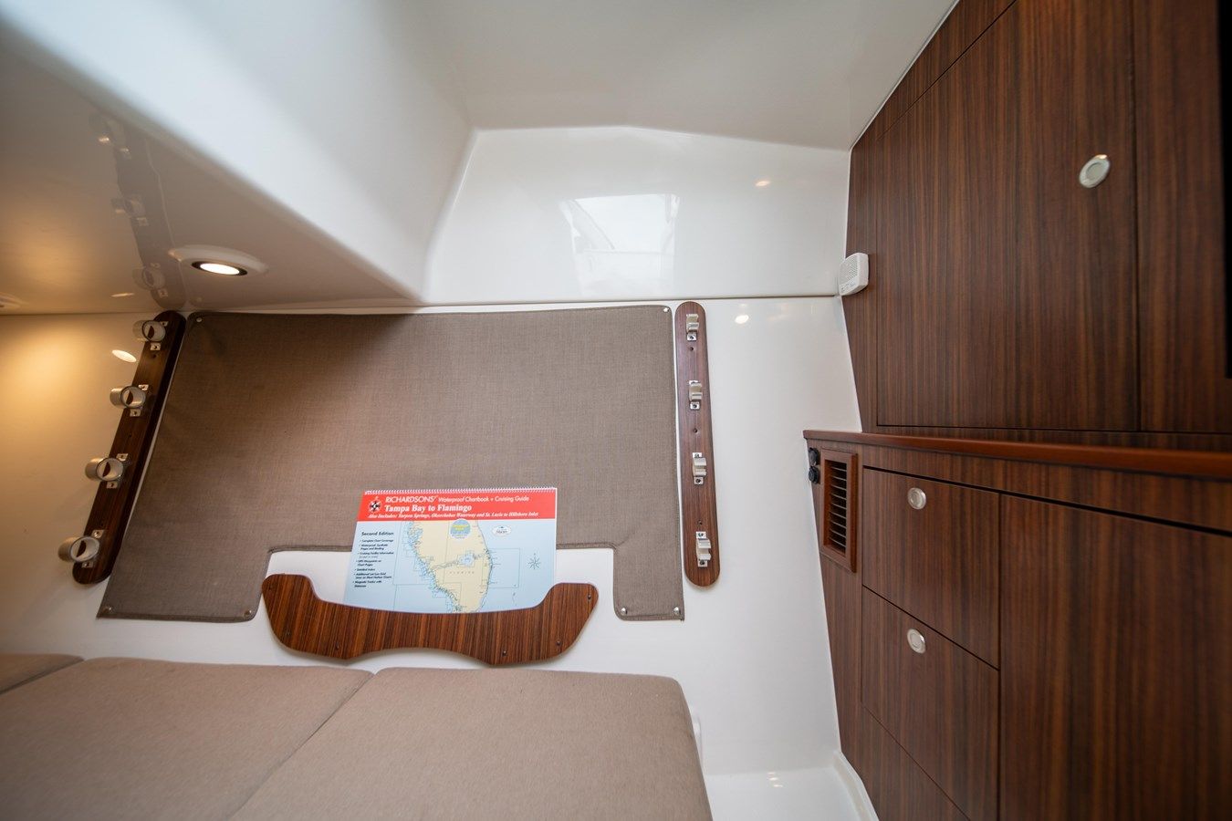 the best price on 2019 Pursuit DC 325 Dual Console - PURSUIT BOATS