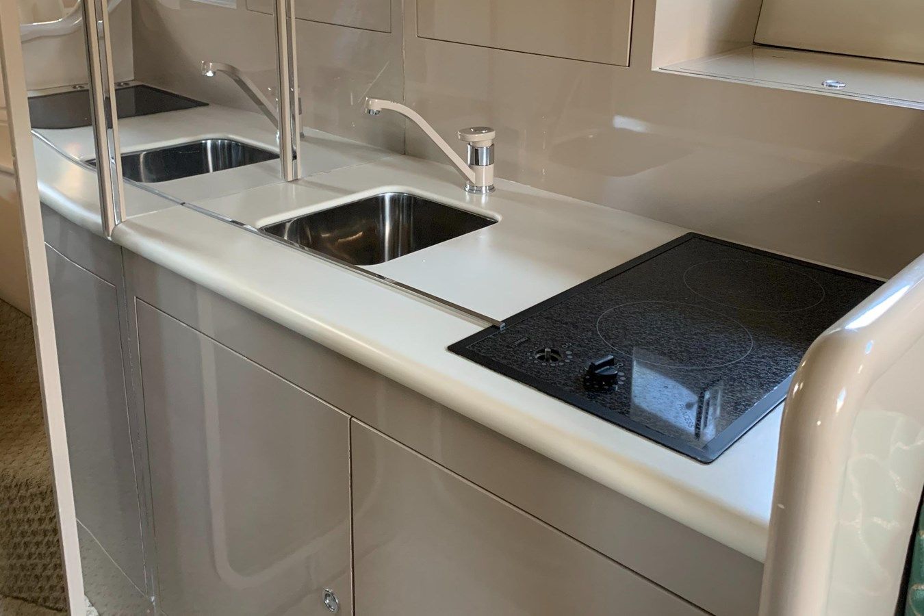 Продажа яхты 1998 Magnum Magnum 50 Bestia - Magnum Marine