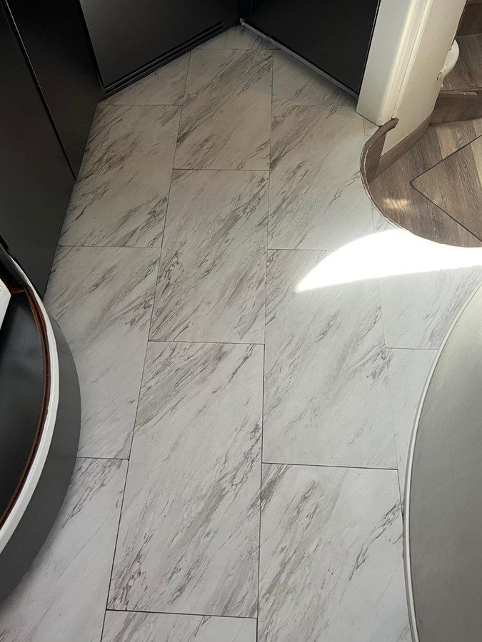 Лучшая цена на CHARTER 2005