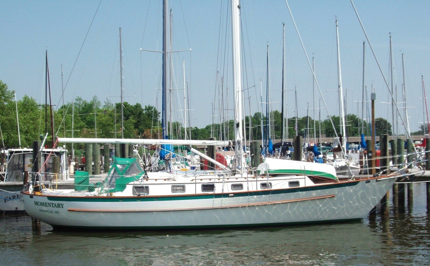 Buy a MOMENTARY 40 at Shestakov Yacht Sales