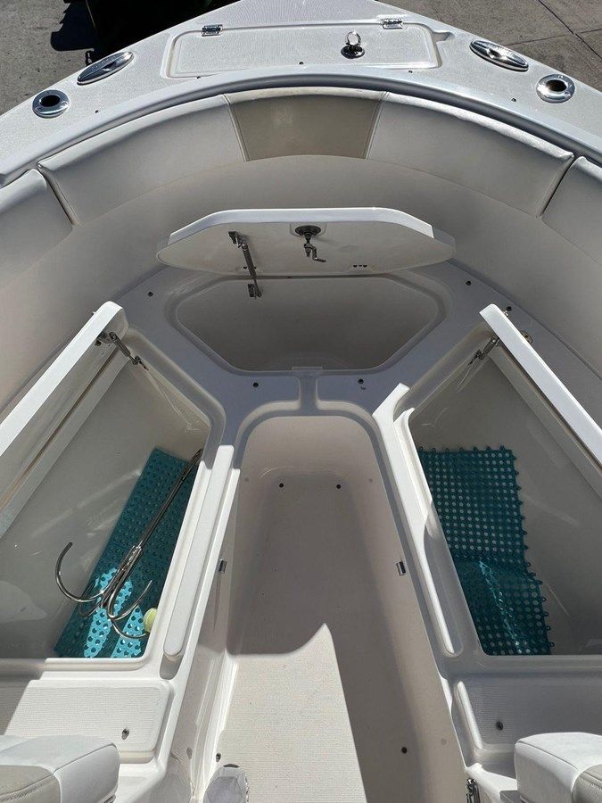 best yacht sales deals 2014 Robalo R227 Dual Console