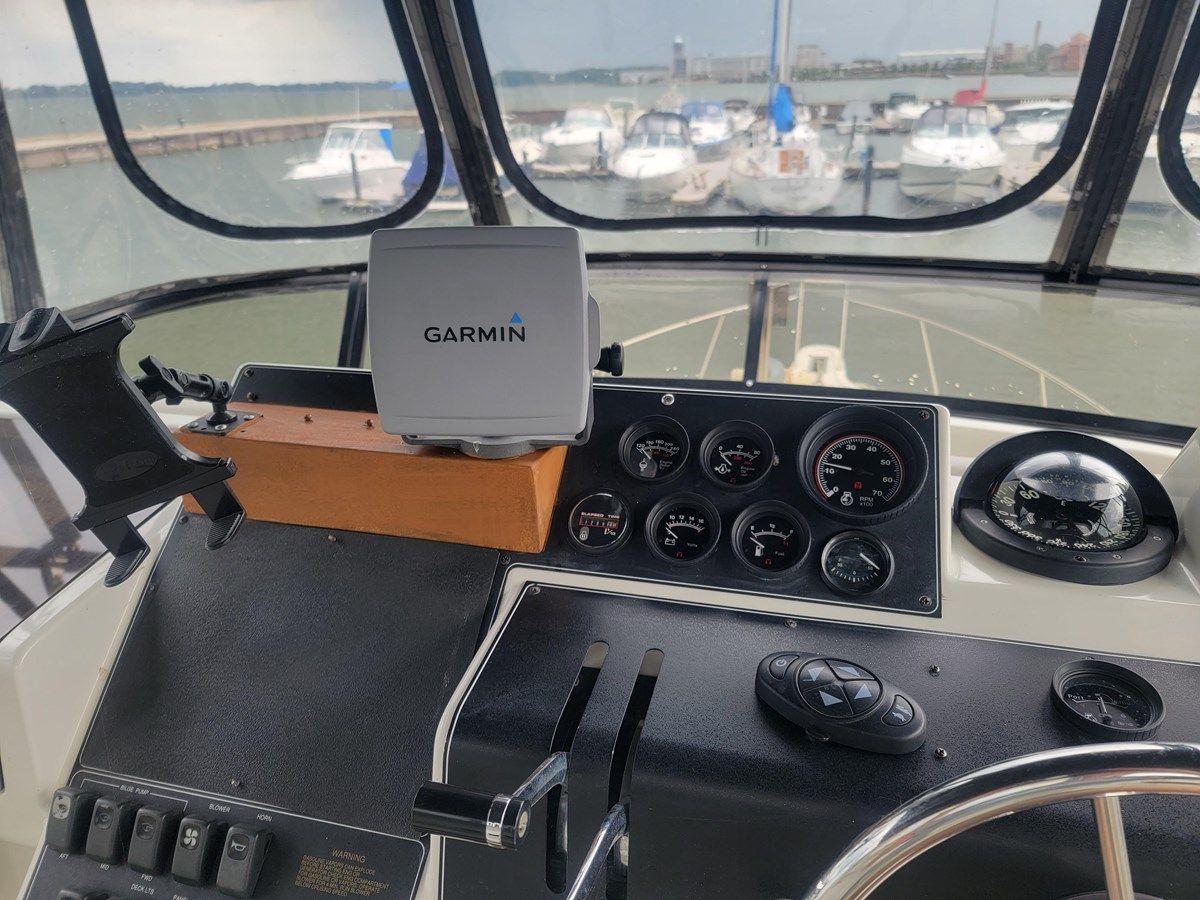 best yacht sales deals Solace - Carver Yachts