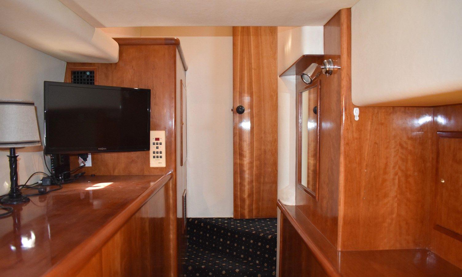 the best price on 2001 Motor Yacht Sports Cat 44