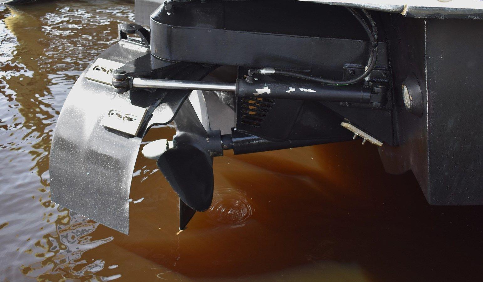 the best price on 2001 Motor Yacht Sports Cat 44 44