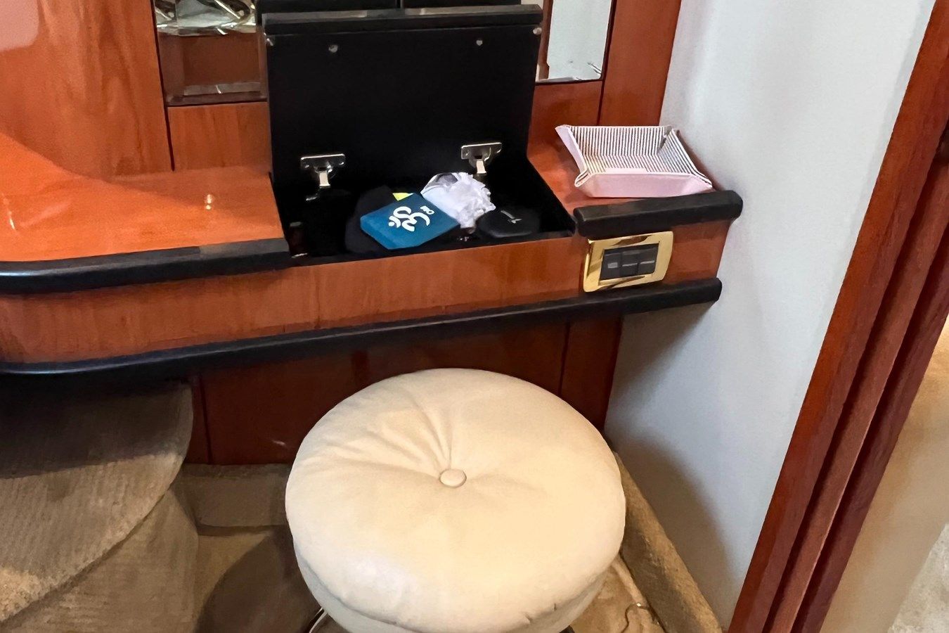 best yacht sales deals 2001 Sea Ray 460 SUndancer - SEA RAY