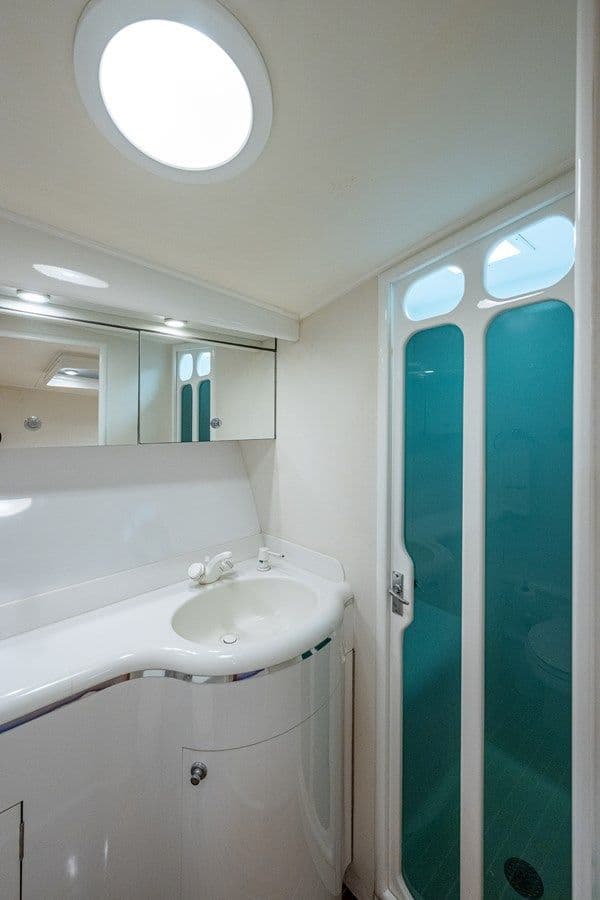 the best price on Chasin' Tail 1998