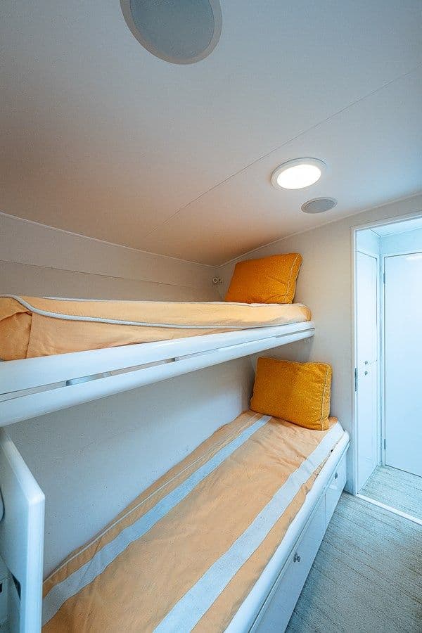 Buy a Chasin' Tail 1998 at Shestakov Yacht Sales