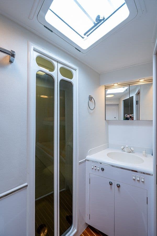 Chasin' Tail - AMERICAN CUSTOM YACHTS yacht sale