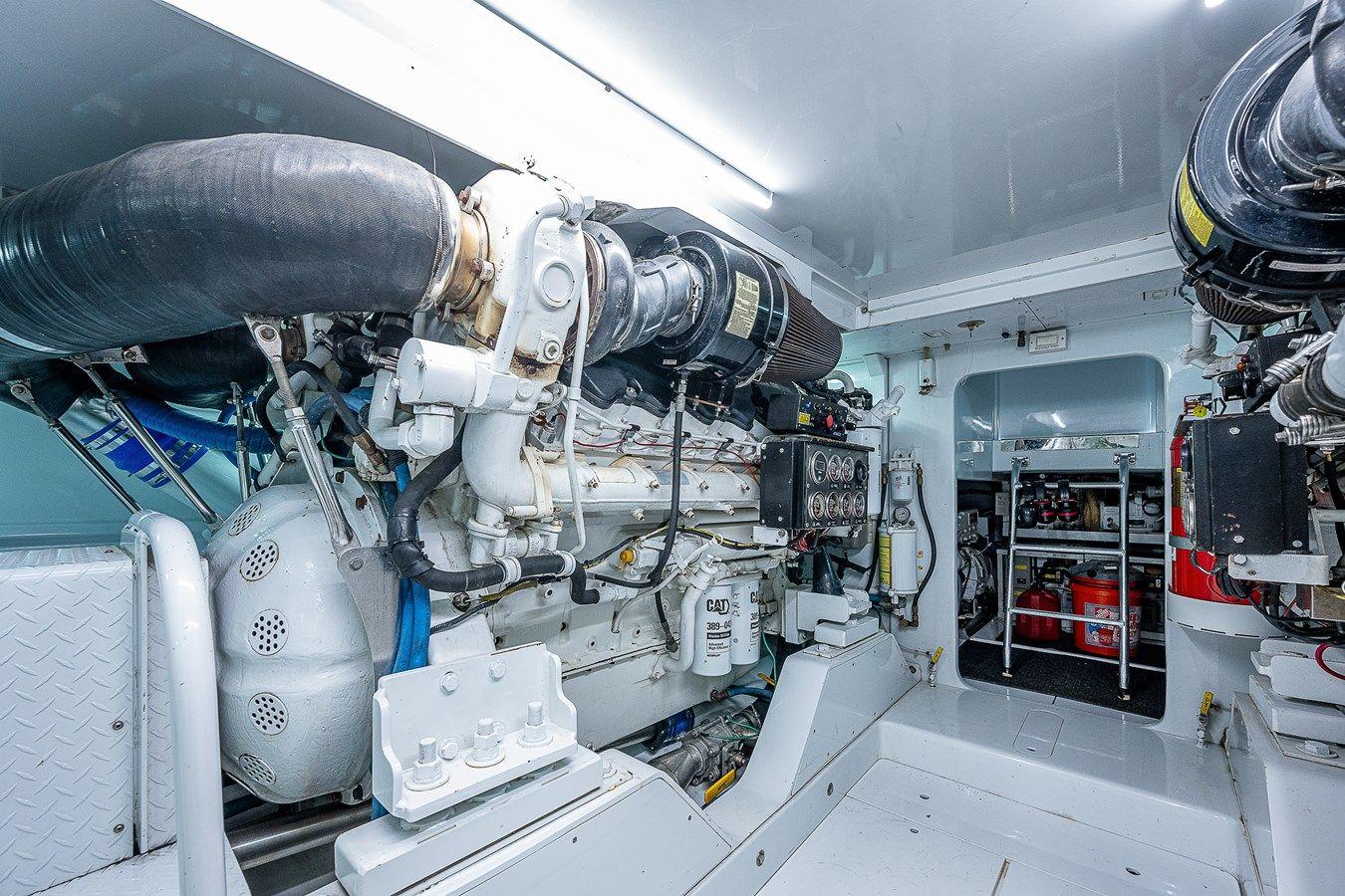 best yacht sales deals Chasin' Tail - AMERICAN CUSTOM YACHTS