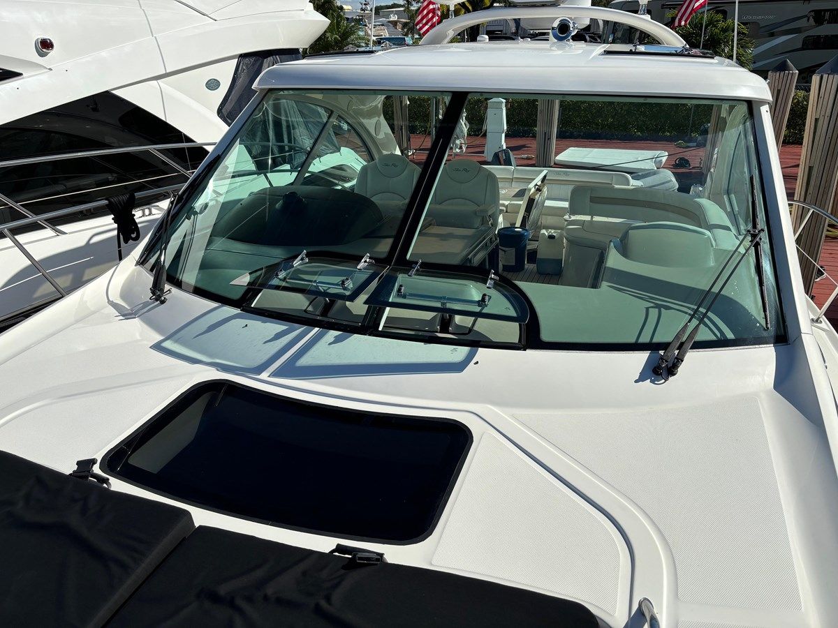 Buy a Chivi - SEA RAY at Shestakov Yacht Sales