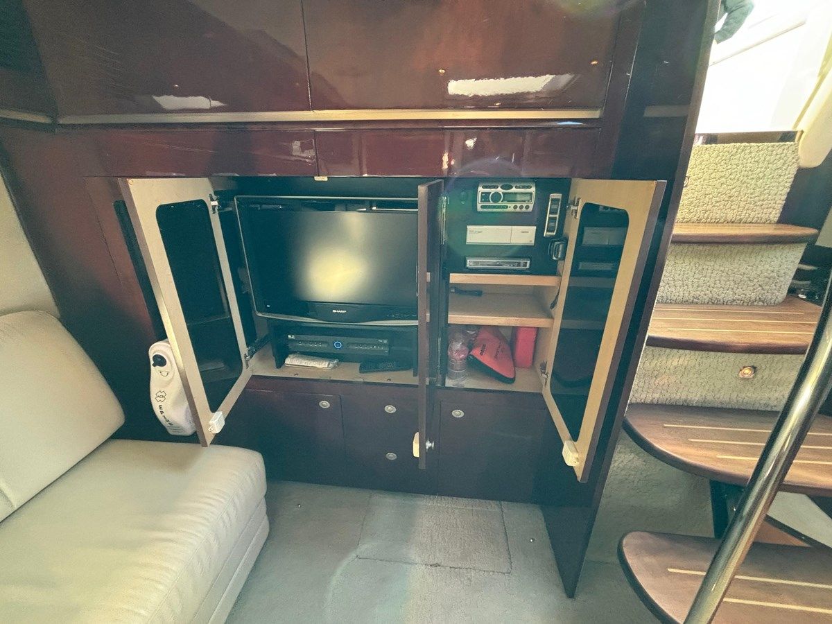 Buy a Chivi - SEA RAY at Shestakov Yacht Sales