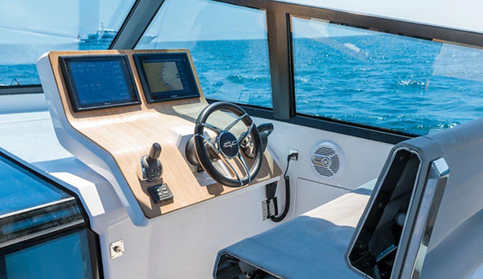 Купить яхту EVO R4 43 в Shestakov Yacht Sales