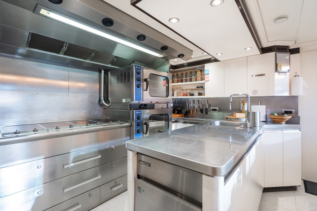 Лучшие предложения покупки яхты AQUAMARINA 2007