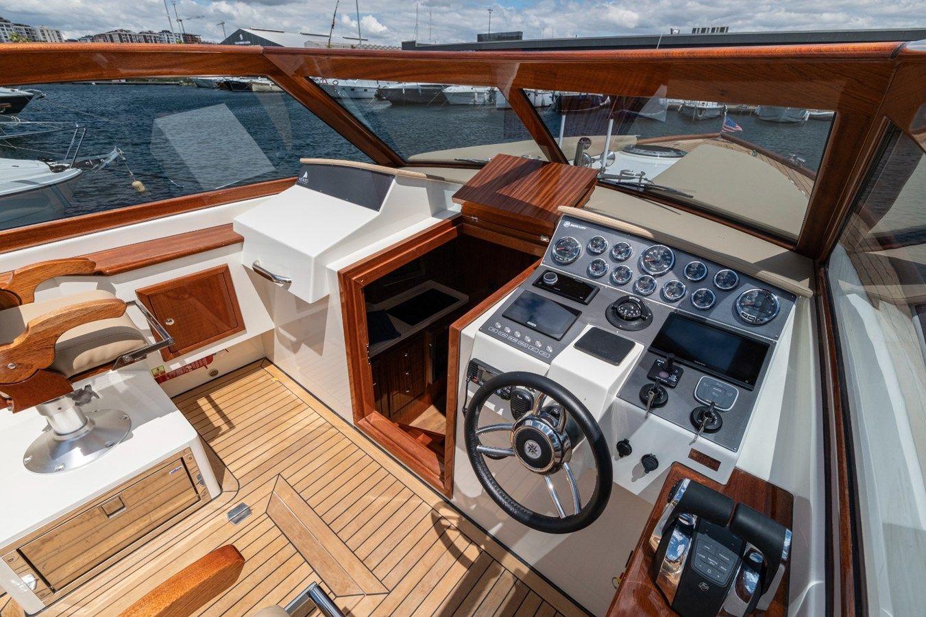 V40 Retro Classic Open - VENTO yacht sale