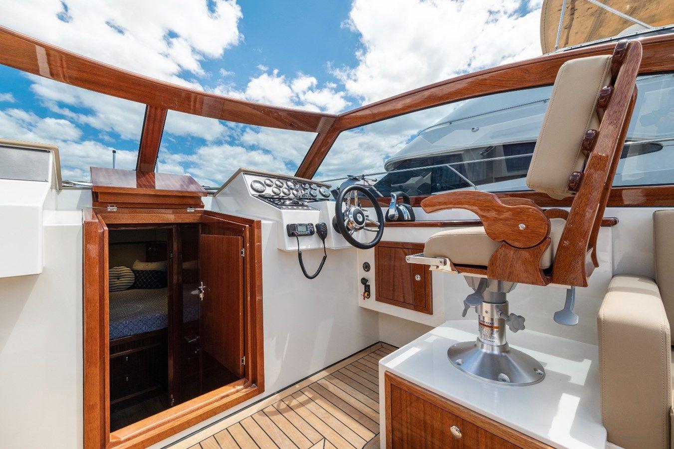 V40 Retro Classic Open yacht sale