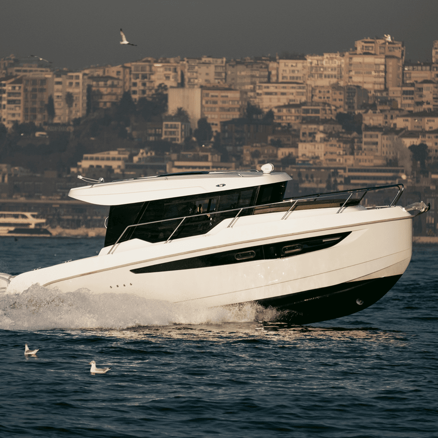 best yacht sales deals V30 HT Weekender 30