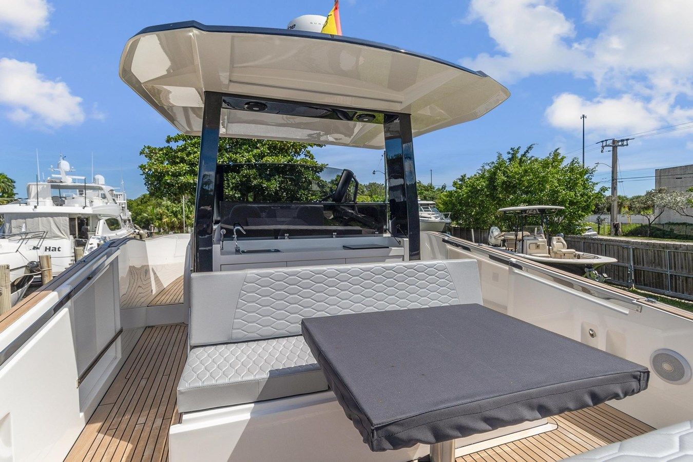 the best price on - 377 Coupe Outboard