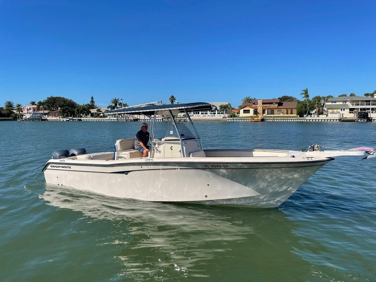 best yacht sales deals 2003 Grady-White Center Console Chase 273 27