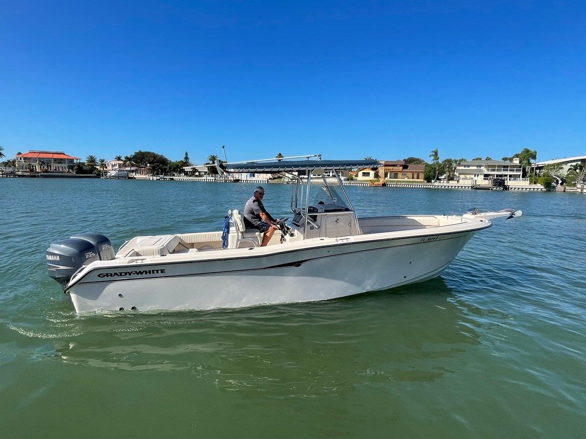 2003 Grady-White Center Console Chase 273 Center Console Chase 273