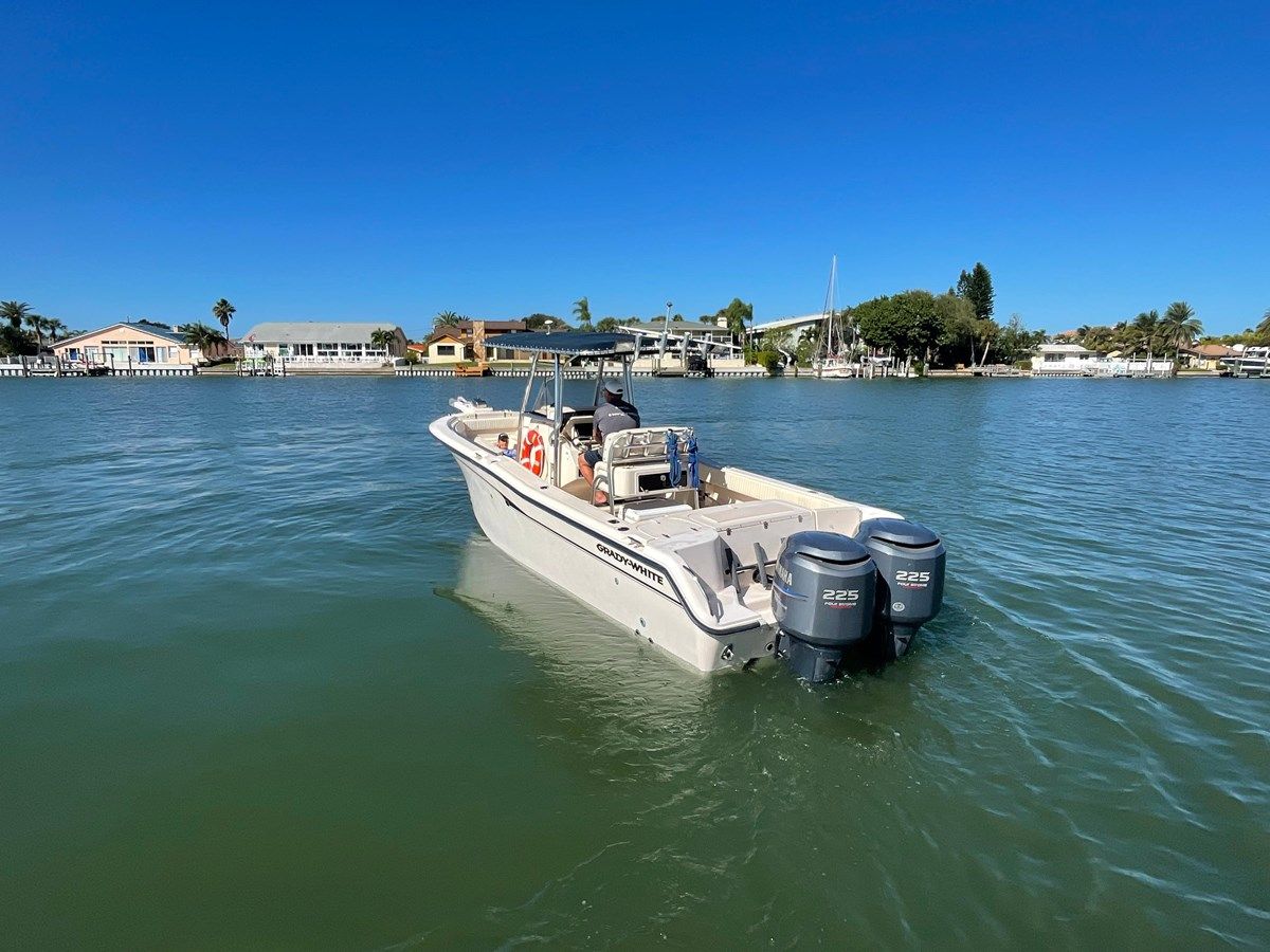 best yacht sales deals 2003 Grady-White Center Console Chase 273