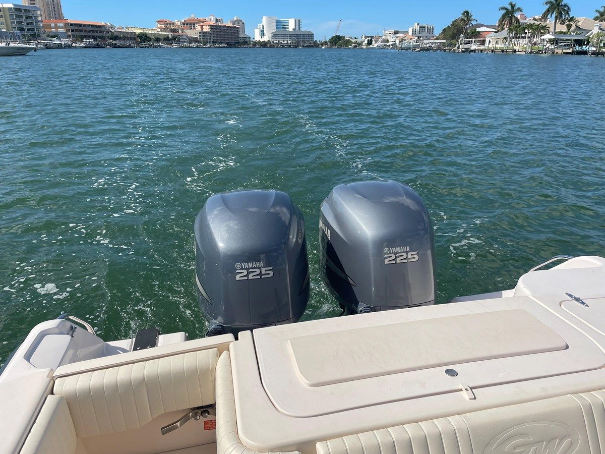 the best price on 2003 Grady-White Center Console Chase 273