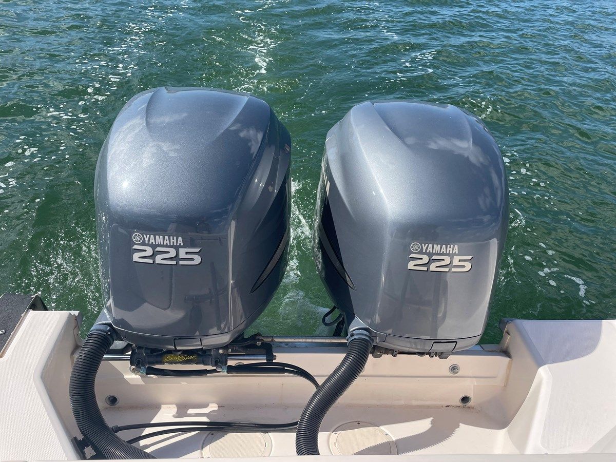 the best price on 2003 Grady-White Center Console Chase 273 - GRADY-WHITE