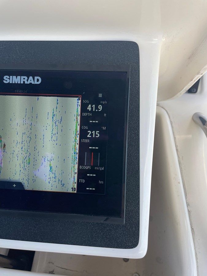 Buy a yacht 2003 Grady-White Center Console Chase 273 Center Console Chase 273