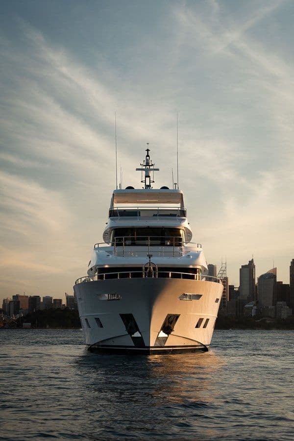 #5 NOMAD 101 101 yacht sale