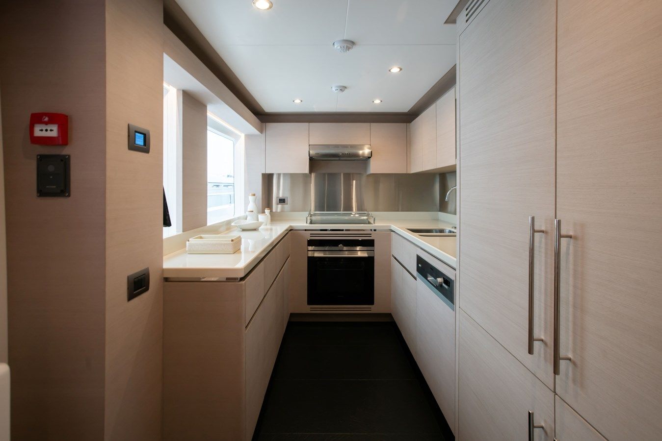 NOMAD 95 SUV - NOMAD yacht sale
