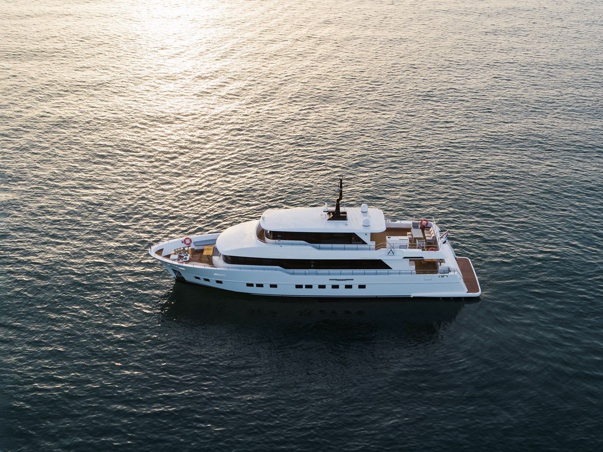 Buy a yacht NOMAD 95 SUV 97