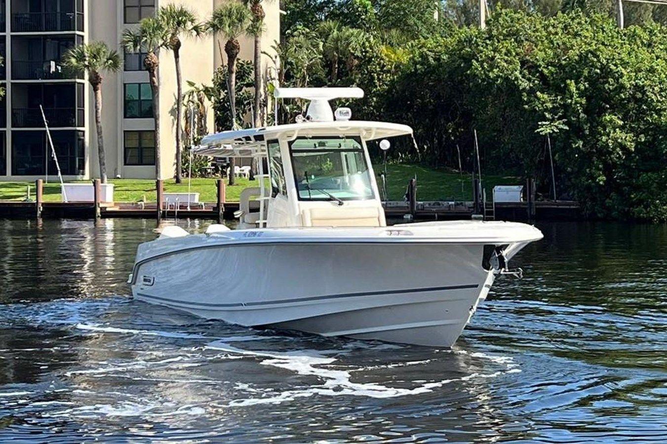 Boston Whaler 330