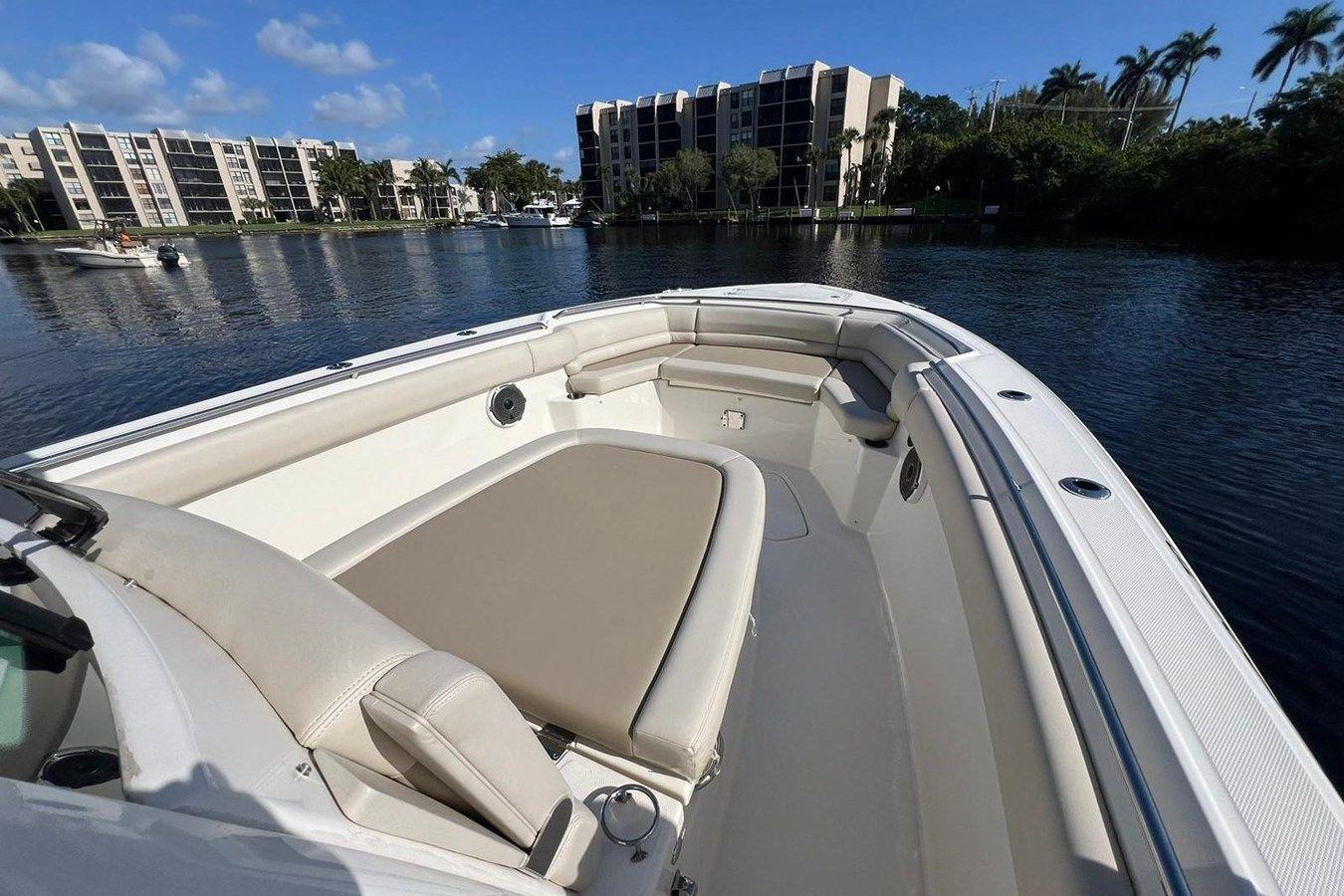 Продажа яхты Boston Whaler 330 - Boston Whaler