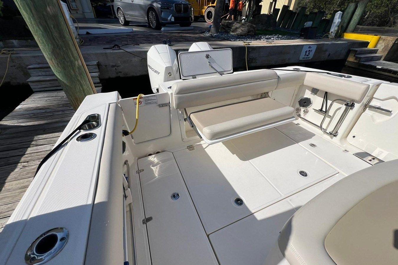Купить Boston Whaler 330 330 Outrage