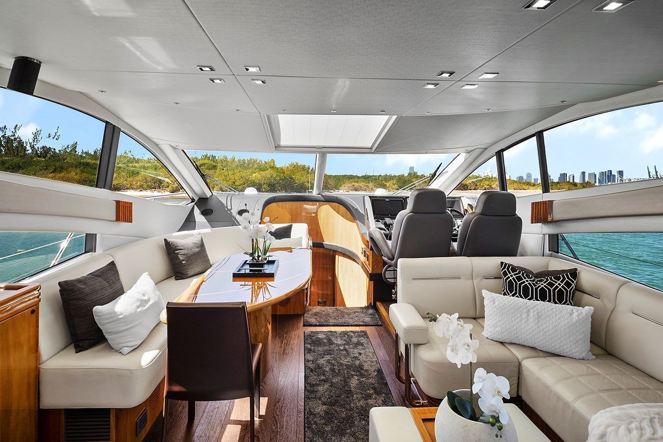 Buy a yacht King - Sunseeker