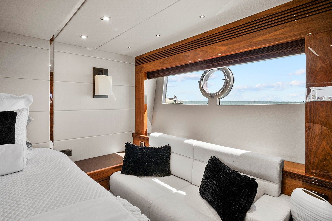 King 68 Sport Yacht yacht sale