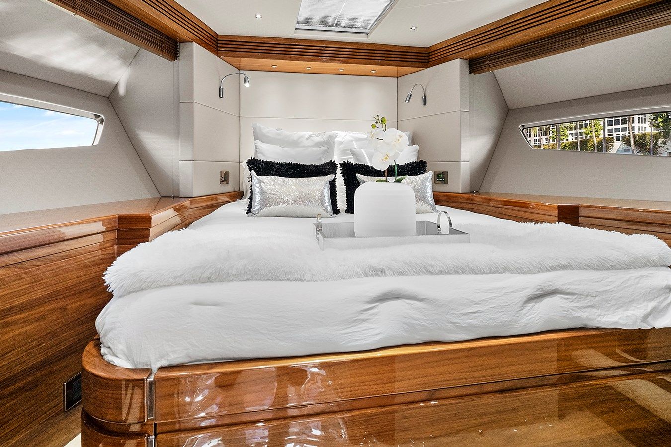 King 68 yacht sale