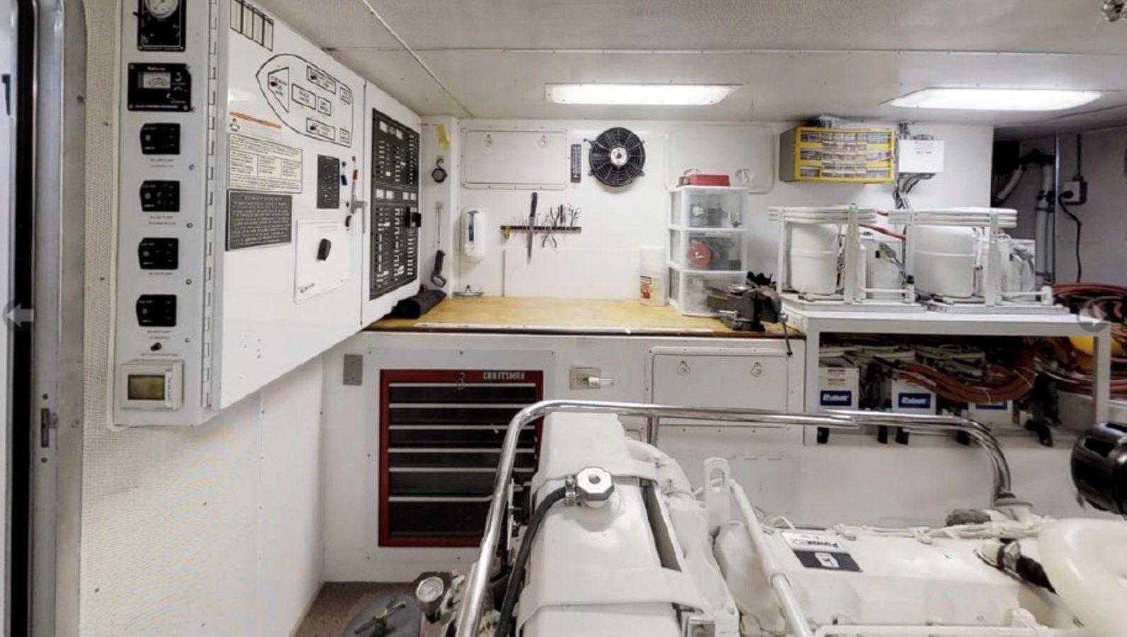 Buy a yacht Raven 5700 Expedition