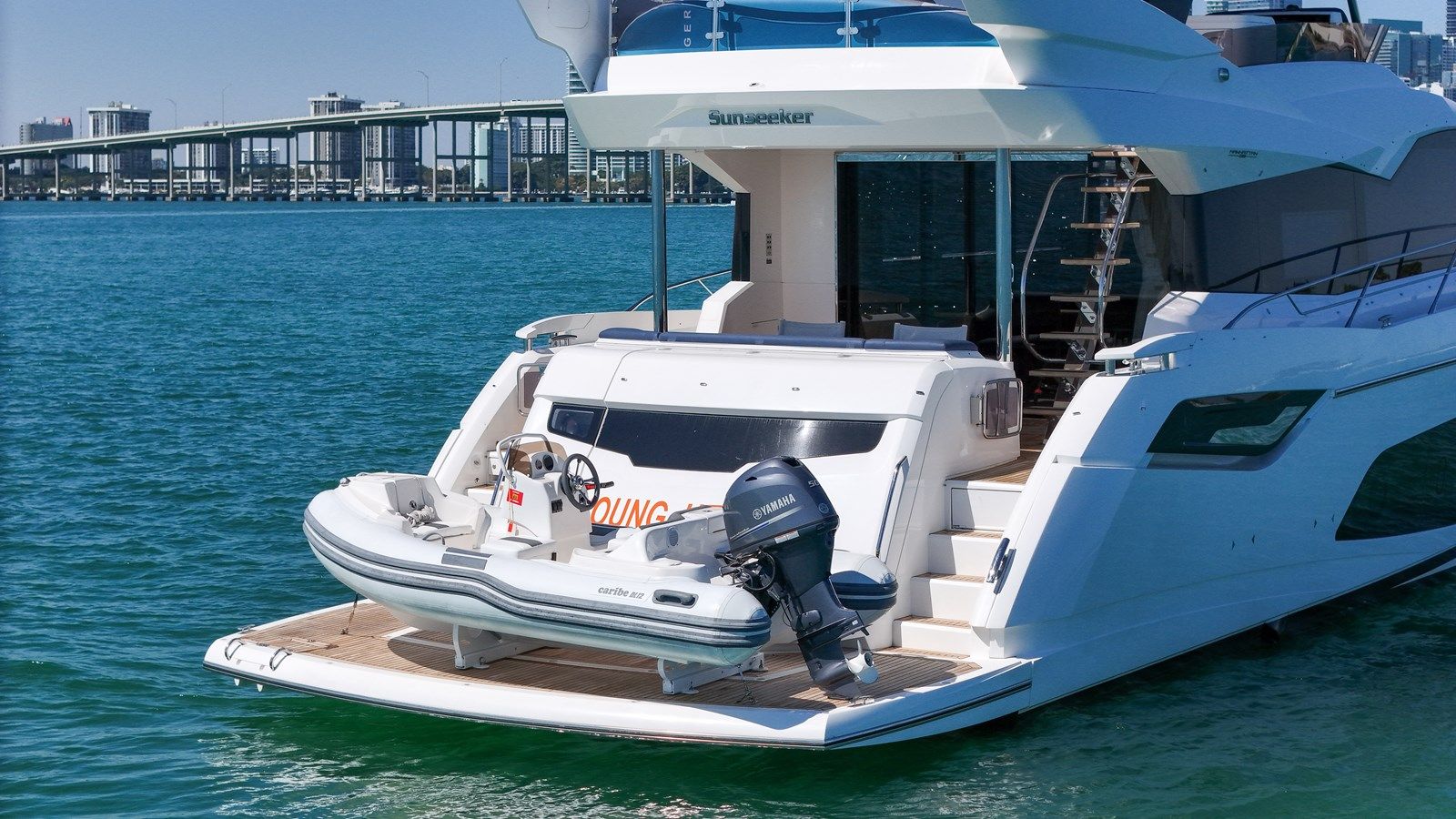 Buy a yacht 68 MANHATTAN 68