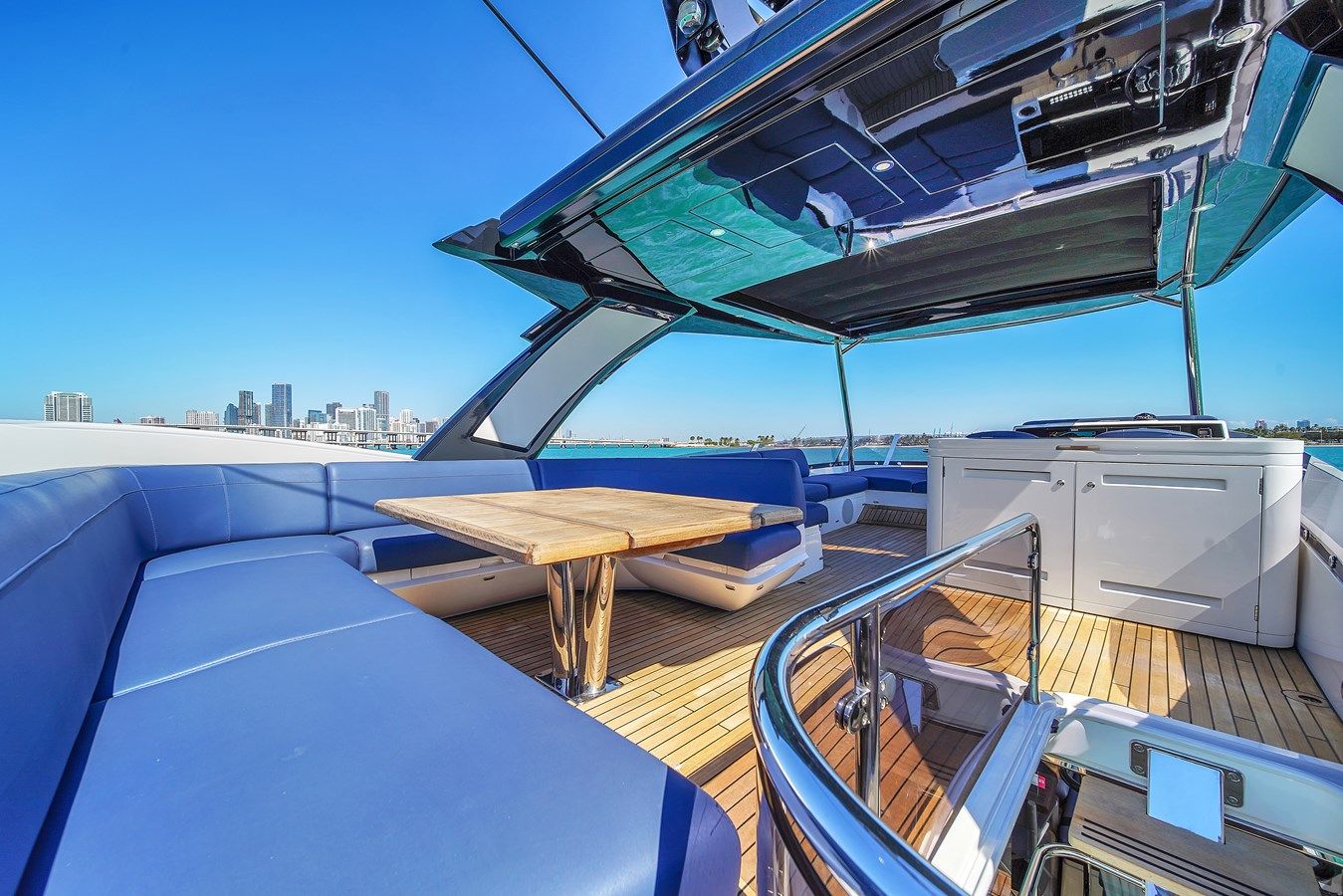 68 MANHATTAN - Sunseeker