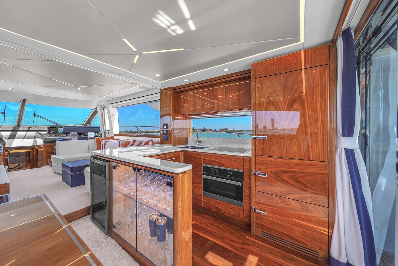 Buy a 68 MANHATTAN at Shestakov Yacht Sales