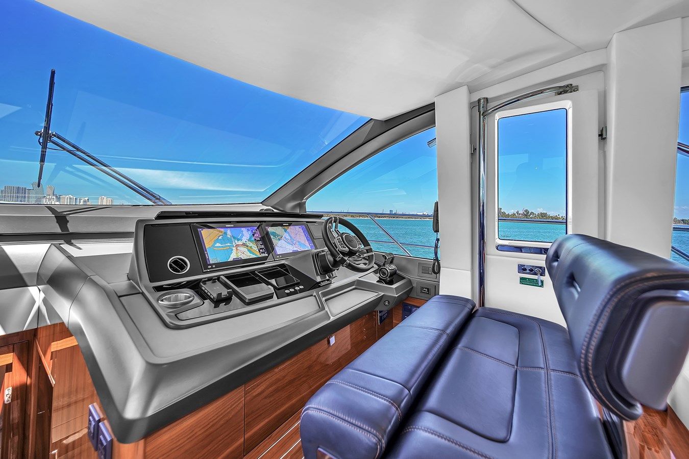 68 MANHATTAN 2021 yacht sale