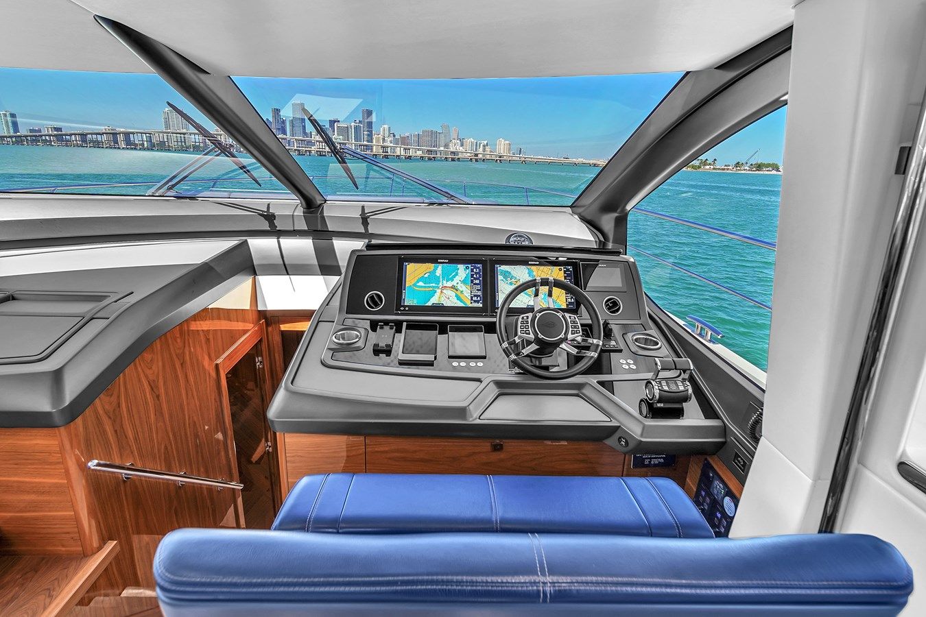 best yacht sales deals 68 MANHATTAN 2021